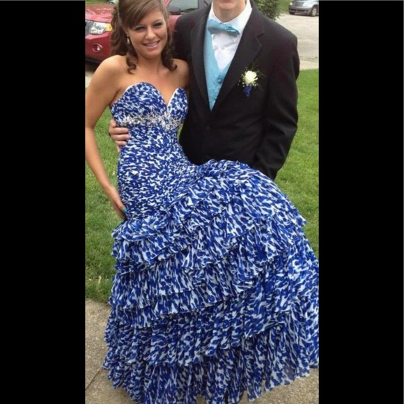 Prom dress size 2 - Picture 1 of 7
